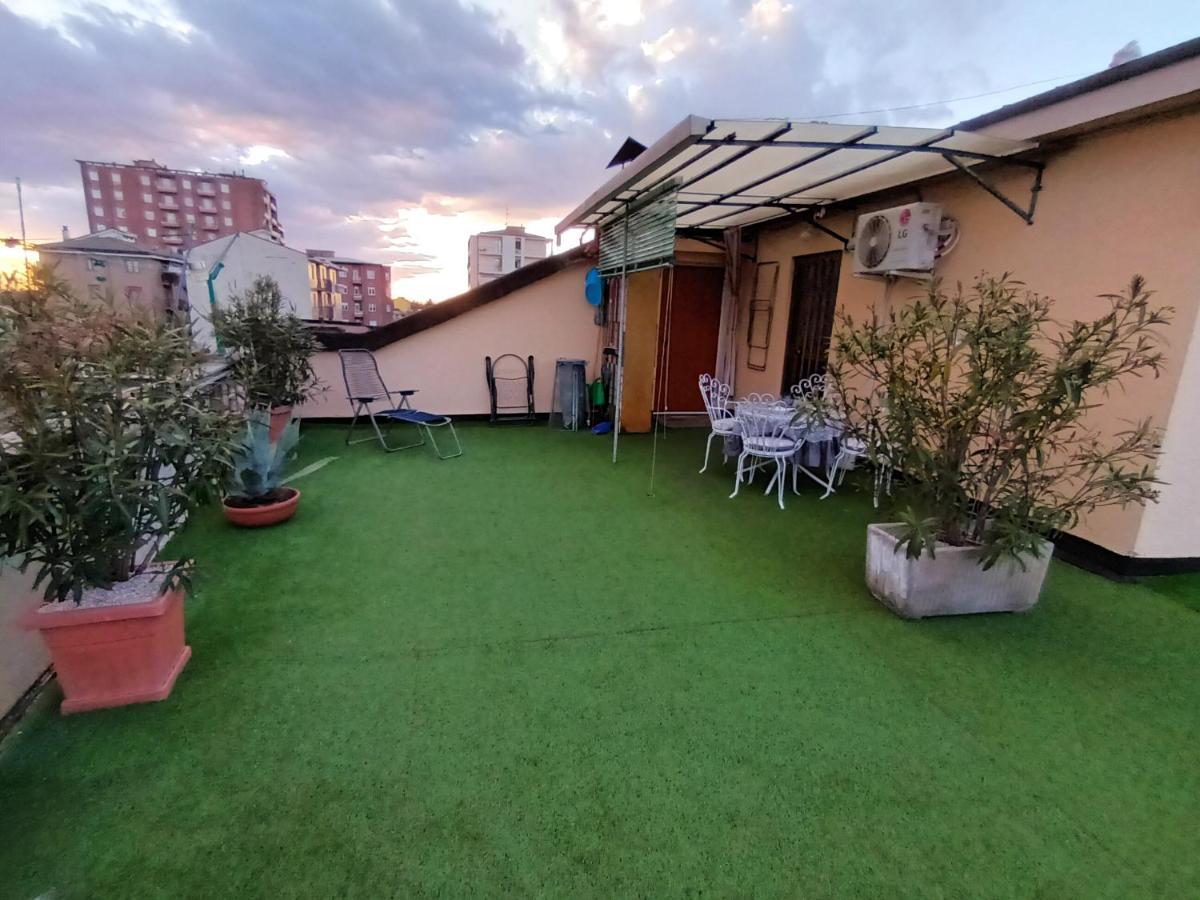 Апартаменты Terrazzo In Centro Сереньо Экстерьер фото